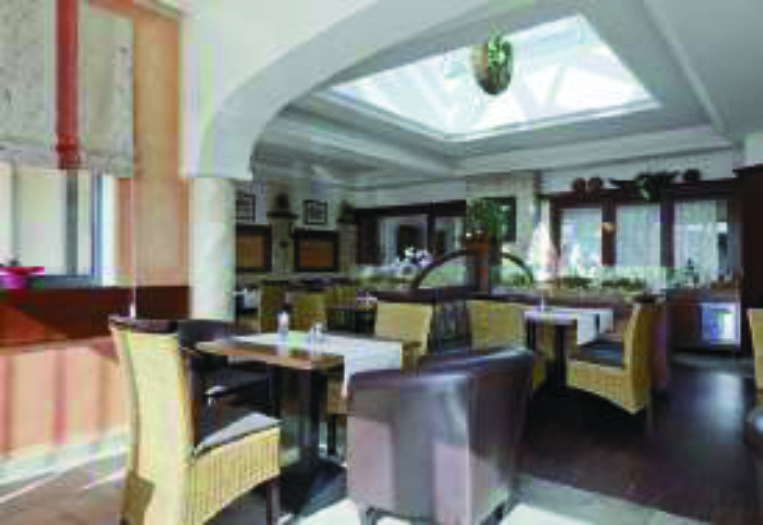 CAFÉ – 75 bis 115 Personen – Bild links Seite 10